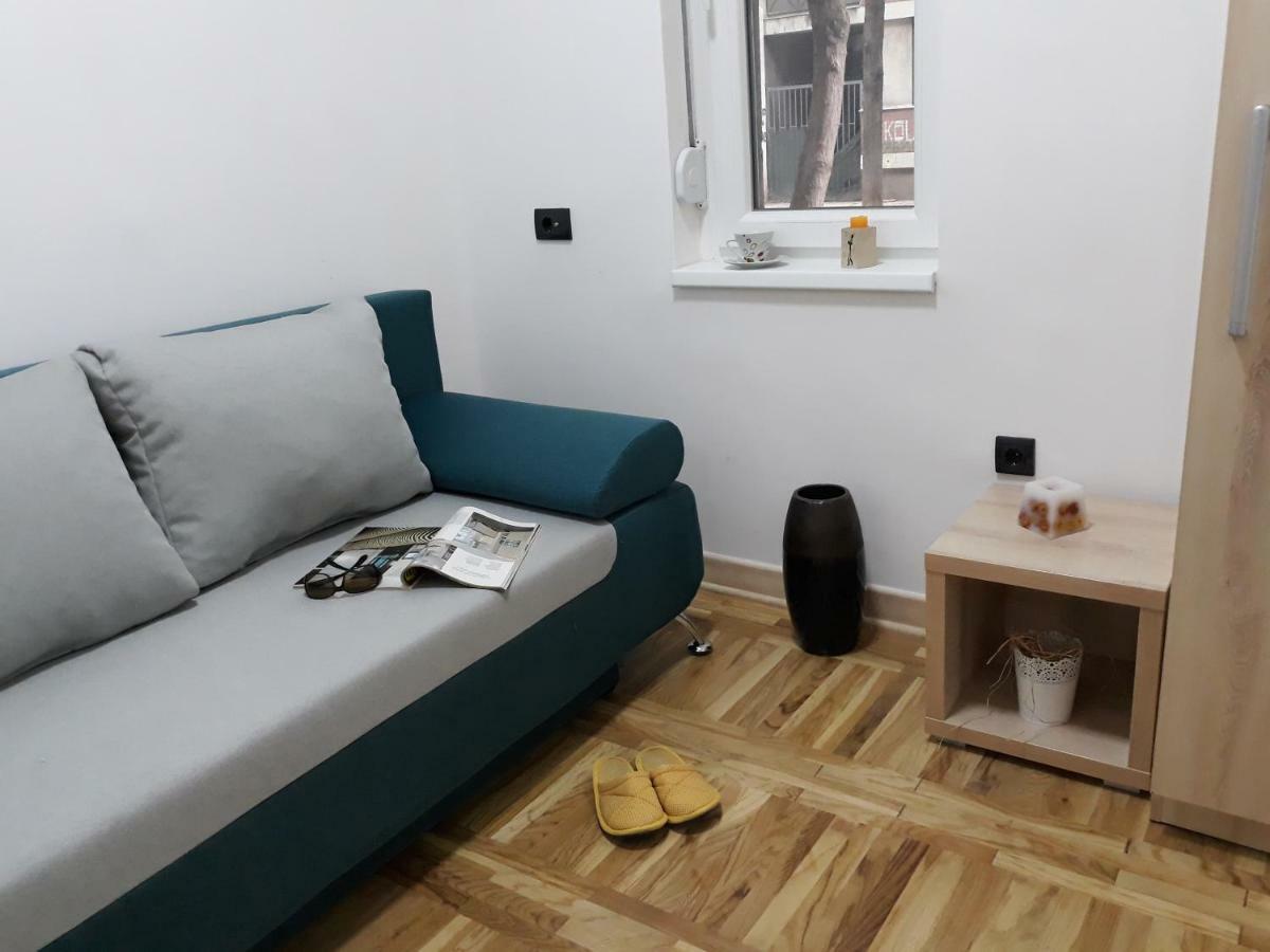 Sweet Yellow Apartment Belgrade Exterior photo